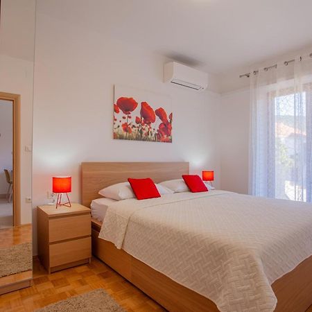 Apartments Eva Cres Εξωτερικό φωτογραφία