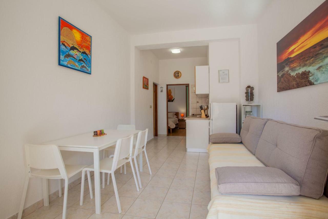Apartments Eva Cres Εξωτερικό φωτογραφία
