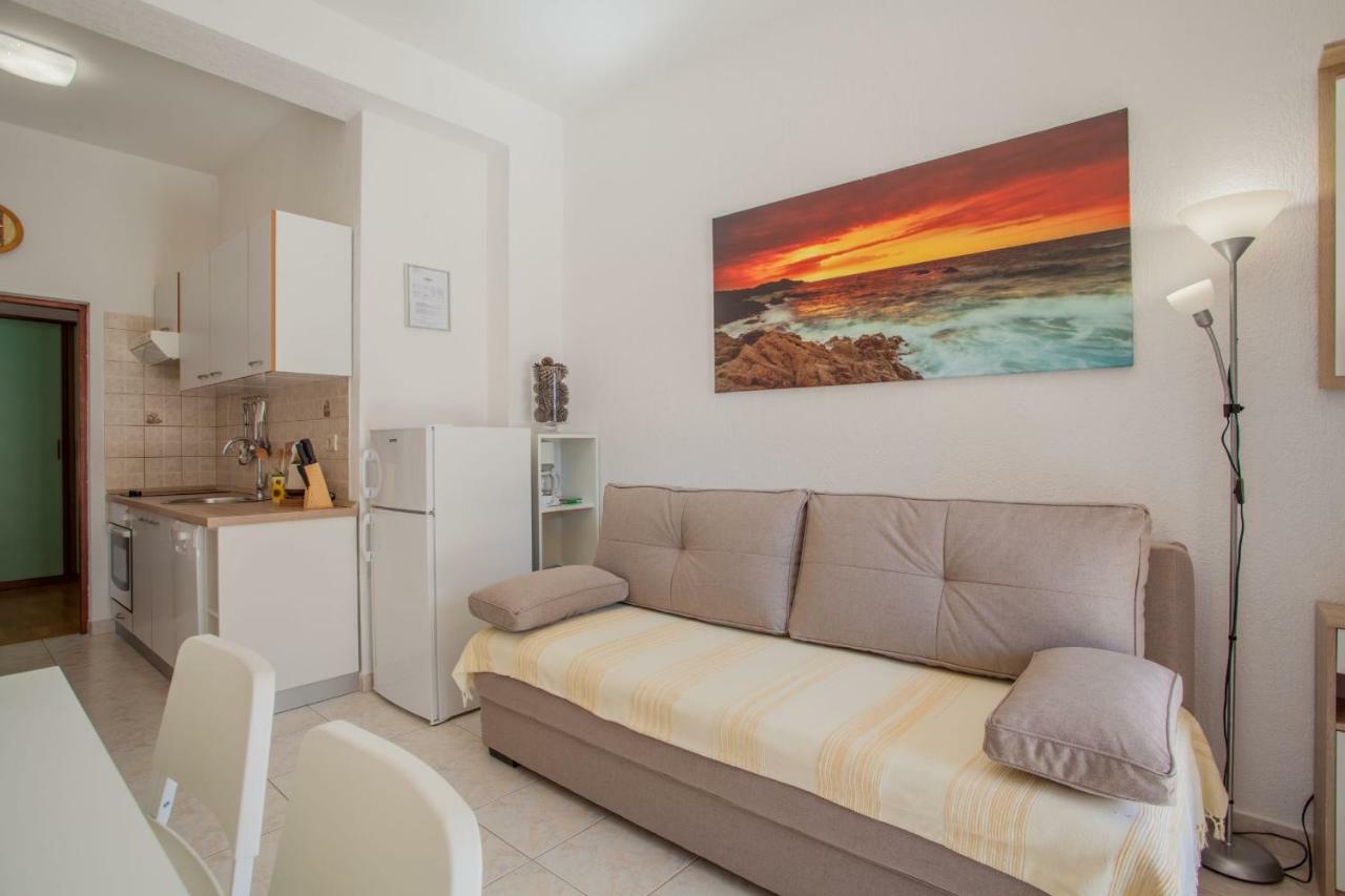 Apartments Eva Cres Εξωτερικό φωτογραφία