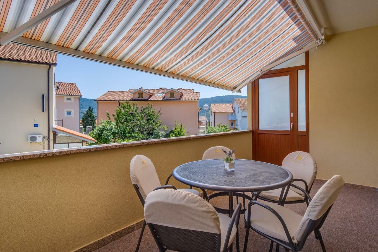 Apartments Eva Cres Εξωτερικό φωτογραφία