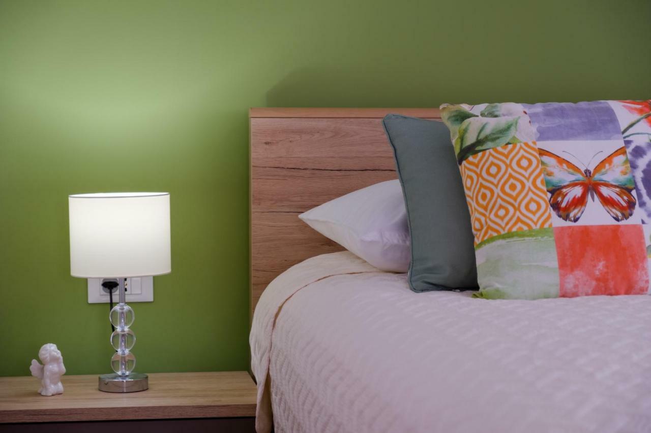 Apartments Eva Cres Εξωτερικό φωτογραφία