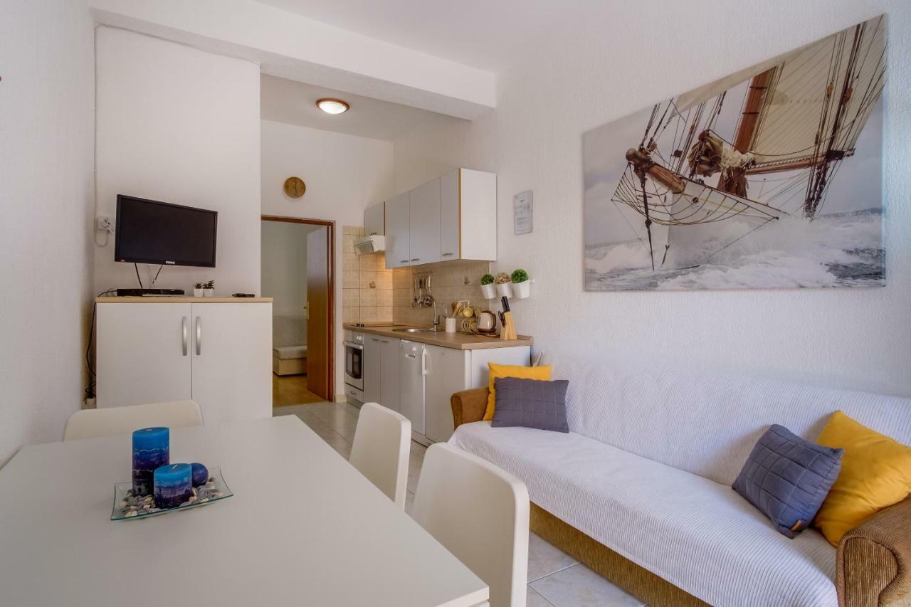 Apartments Eva Cres Εξωτερικό φωτογραφία