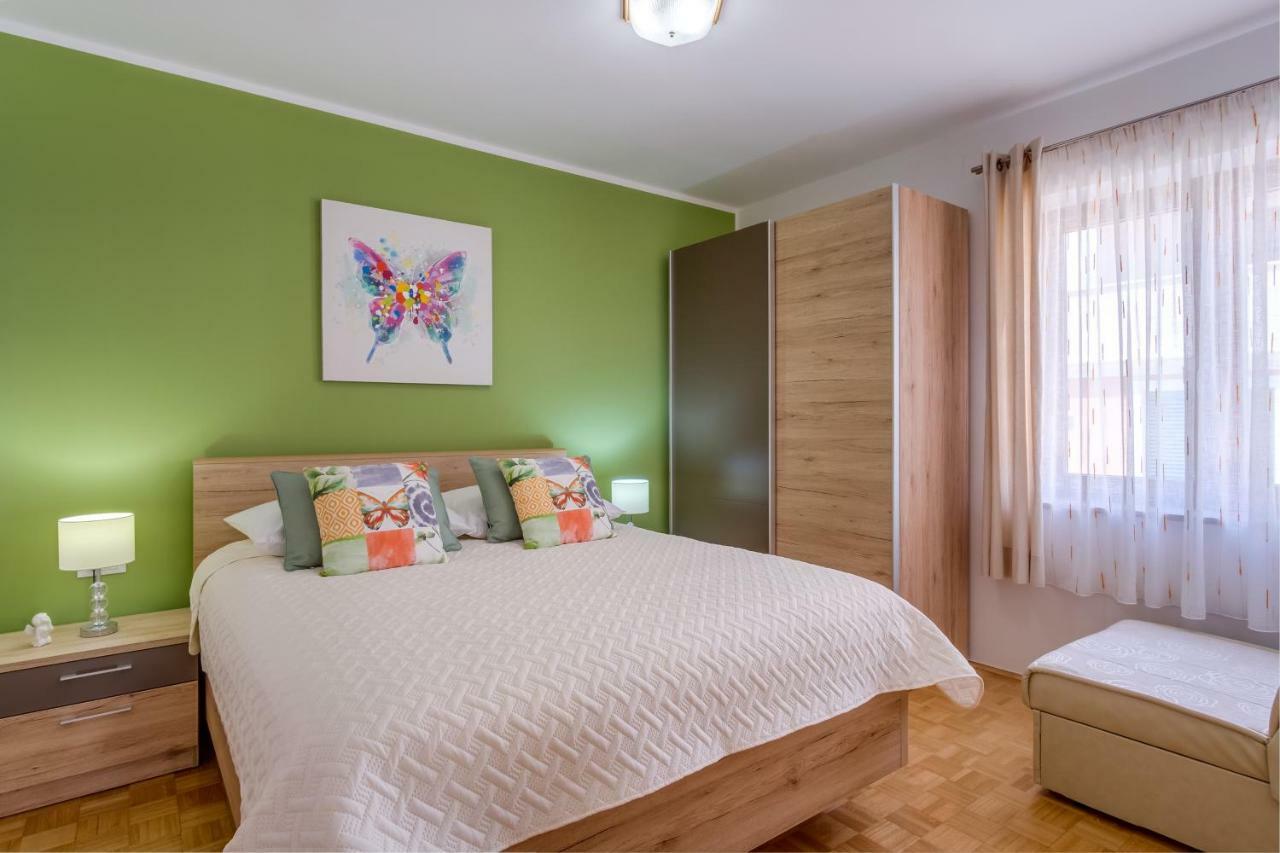 Apartments Eva Cres Εξωτερικό φωτογραφία