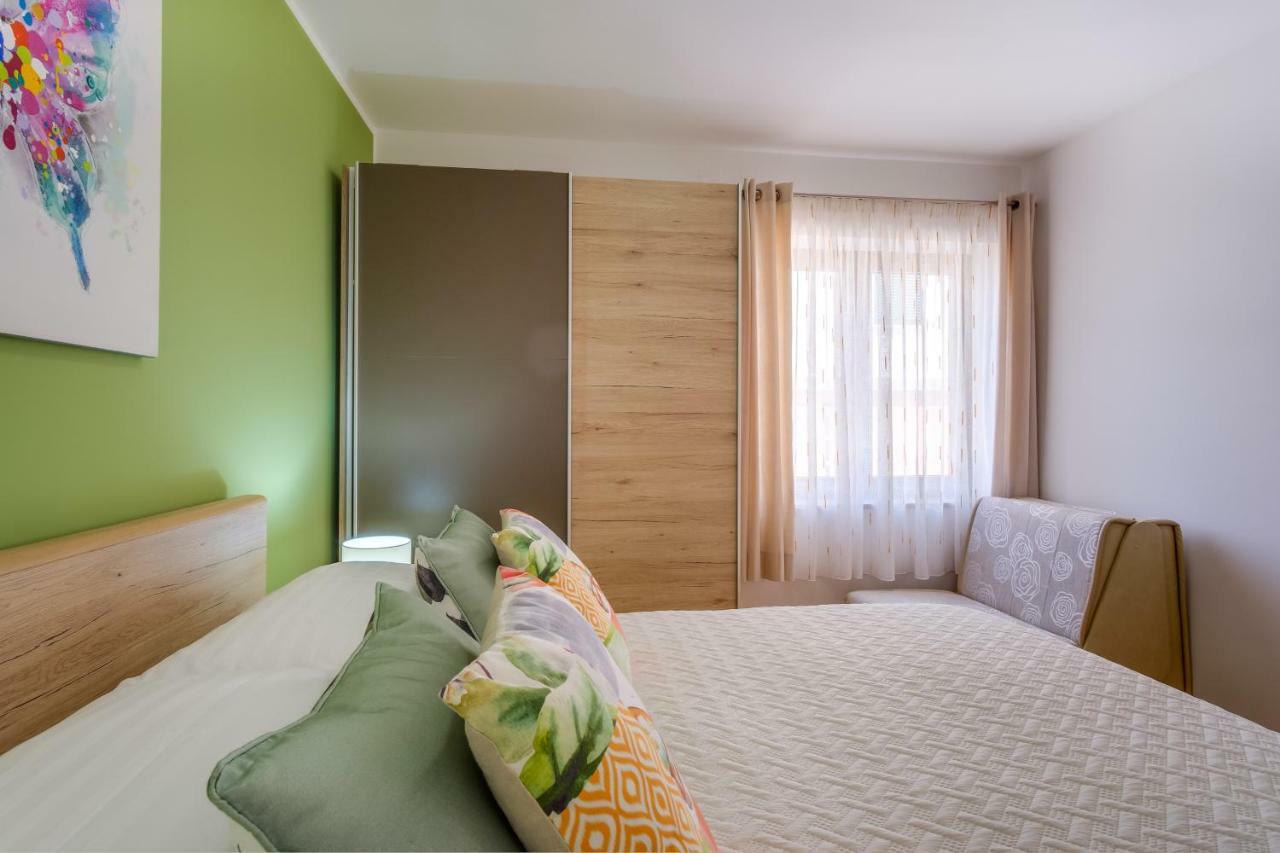 Apartments Eva Cres Εξωτερικό φωτογραφία