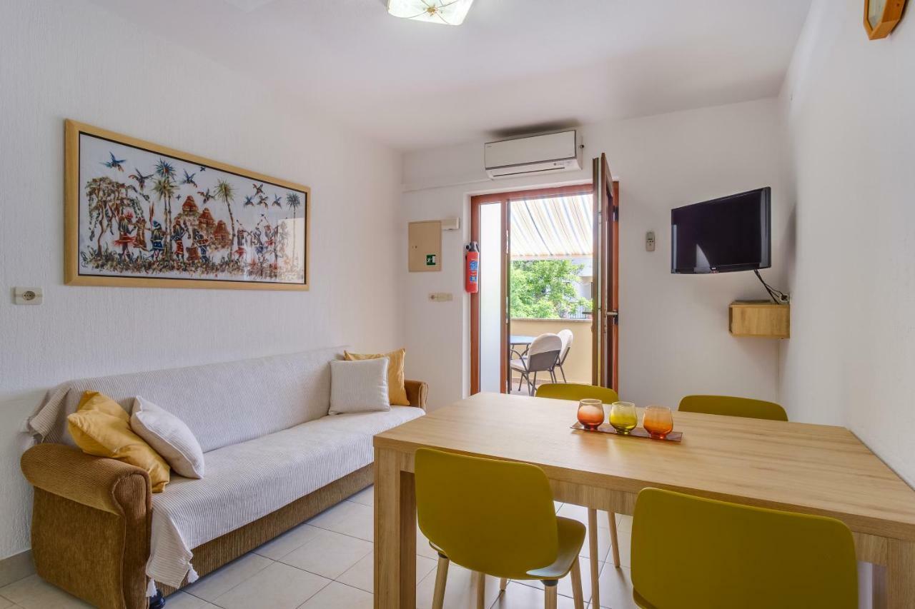 Apartments Eva Cres Εξωτερικό φωτογραφία